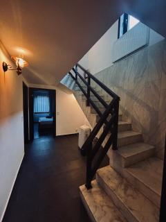 Vila Antanta Podu' Cu Lanturi - 2