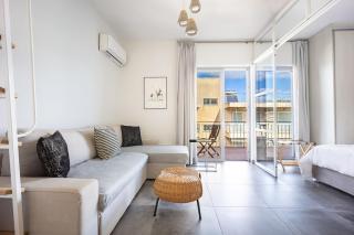 Seafront Hideaway by Porto Rafti Marina - 9