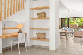 Exclusive Private Villa - Steps from the Beach - 4