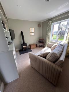 Cosy Rural Apartment - 8