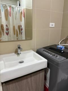 MOA-Two Tandem 1BR Condo Units Good for 6-8 Person - 1