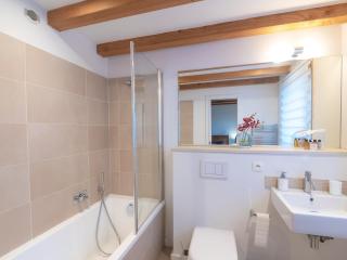 Superbe chalet 4 étoiles 8 pers, proche pistes, Wi-Fi, parking - FR-1-343-184 - 3