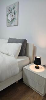 Sweet Centrally Located Apartment - 7