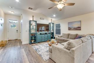 < 2 Mi to Navarre Beach: Group Home w/ Deck + Bar - 8