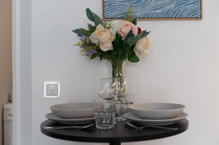 Praga Studio with Air-Con - 140m Metro, near PGE Narodowy Stadium - by Rentujemy - 4