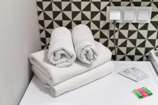 Praga Studio with Air-Con - 140m Metro, near PGE Narodowy Stadium - by Rentujemy - 2