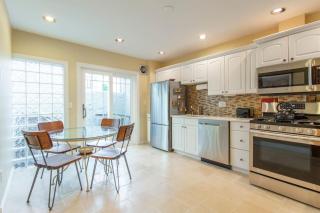 Walk everywhere from renovated 3bd Bella Vista gem - 4