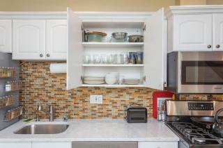 Walk everywhere from renovated 3bd Bella Vista gem - 1