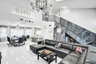 Ultra-Luxury 5BR Villa Heated Pool near Beach - 0