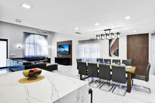 Ultra-Luxury 5BR Villa Heated Pool near Beach - 4