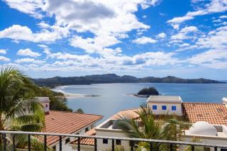 2 BR, Luxury Condo, Two Pools, Ocean Views - 9