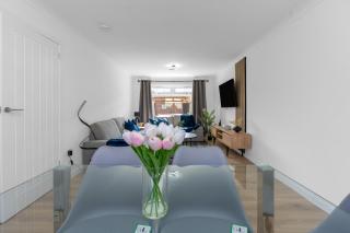 Free Parking- Sleeps 6 - 3 Bedrooms - Central - 5