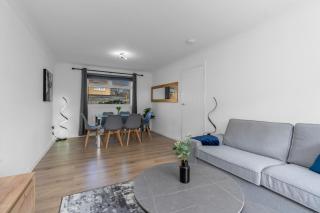 Free Parking- Sleeps 6 - 3 Bedrooms - Central - 1