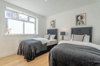 Free Parking - Sleeps 6 - 2 Bedroom - Central - 2