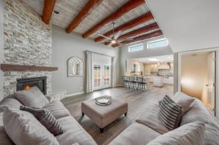 Community Pool and Spa, 4 BR 3 BA, Yard, Office) - 7