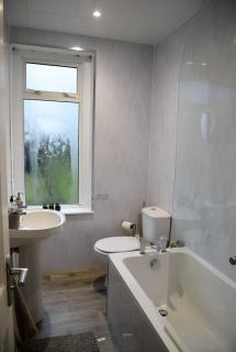 Free Parking - Central - Sleeps 6 - Great Area - 3