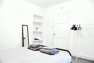 Free Parking - Central - Sleeps 6 - Great Area - 1
