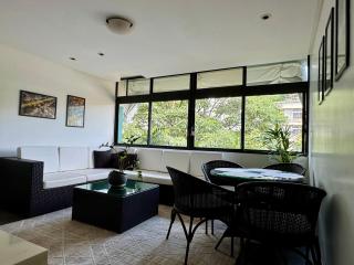 Apto 3 quartos, confortável e silencioso- Ar Condicionado - Wi-Fi rápido - Ótima localização - 7