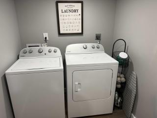 Sleek Modern Villa - Centrally Located - 7