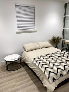 Malthouse Court 1 Bed Apartment in Reading - 3