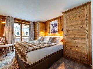 Spacieux 4 pièces avec cheminée, balcon et parking à Val-d'Isère - FR-1-567-67 - 1