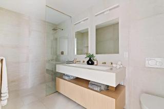 Conover Loft by Rove Travel - Loft Apartment with Private Rooftop - 4