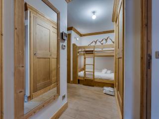 Appartement rénové au cœur de Val d'Isère - 1 chambre + coin montagne, balcon sud, parking inclus - FR-1-567-95 - 3