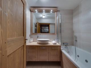 Appartement rénové au cœur de Val d'Isère - 1 chambre + coin montagne, balcon sud, parking inclus - FR-1-567-95 - 2