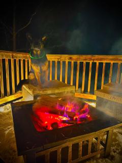 Lovers Edge A Frame - Secluded Romance, Hot Tub,Sauna,Firepit & XL Deck with Forrest scenery, Pocono Mountain Retreat - 9