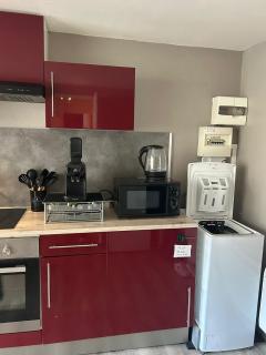 Joli studio une pièce 15min à pied centre dEpinal 4 personnes grâce au canapé lit, parking privé gratuit et parking extérieur gratuit Machine à laver TV wifi machine à café linge de lit et serviettes fournis - 6