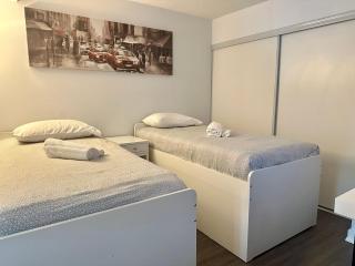 Central Spacious 4 real beds with parking - 6