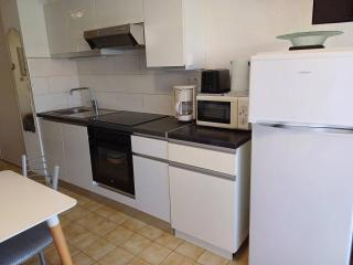 Charmant studio à Balaruc-les-Bains avec parking inclus - FR-1-571-68 - 4