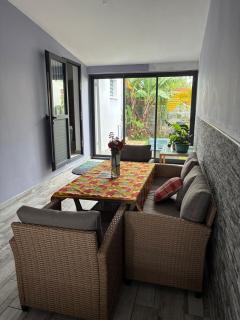 Studio cosy privatif- Deux-Rives - 9