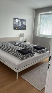 Modern Top Floor Loft, Private Terrace, Near Center & Free Parking - 8