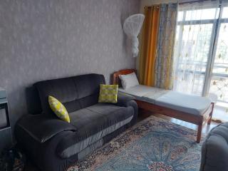 Jayems Holiday Home - 8