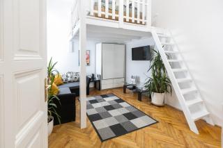 Boho Flamingo Apartment - 9