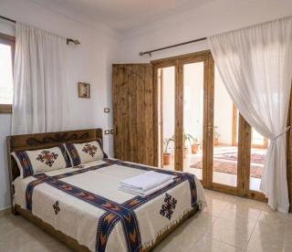 Sunrise & Sunset View Guest House & Tour - 1