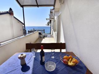Apartment Apartment mit zwei Schlafzimmern und Meerblick in Zambratija by Interhome - 0
