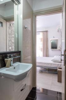 Holiday Home Beachfront Garden Villa by Interhome - 2