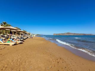 Holiday Home Beachfront Garden Villa by Interhome - 8