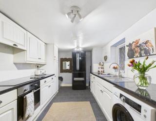 Monkey Puzzle cottage - 4