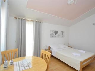 Apartment Ein Apartment im Ferienhaus Zweirosen by Interhome - 6