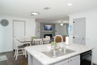 Boat Dock! Canal-Front Family Retreat in PCB - 7