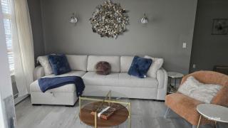 SkyHaven Urban Condo near YYC Airport - 6