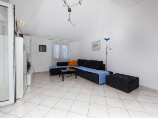 Apartment Appartement in Pjescana Uvala mit Großer Terrass by Interhome - 7