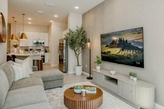 5BR Home w Private Pool in Paradiso Grande - 4