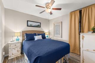 Beachfront! Balcony Views! Pools and Beach Access - 7