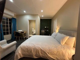 Hippo Zwartkop Suites - 1