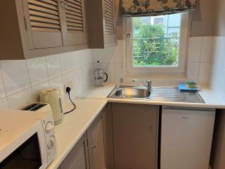 Coombe Cottage - 3