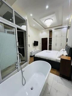 Luxe Suites B Luxury Short Stay Apartments in Nmai Dzorn, East Legon Accra Ghana - 8